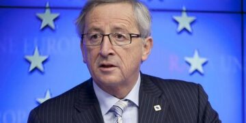 Глава Єврокомісії пообіцяв скасувати переведення стрілок годинника