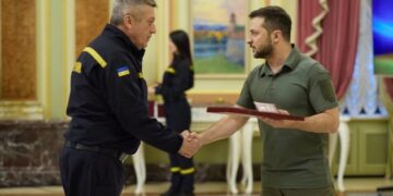Зеленський нагородив лауреатів всеукраїнської акції «Герой-рятувальник року»