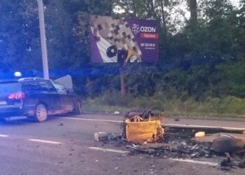 На Львівщині внаслідок зіткнення легковика та кросовера є загиблі та поранені. ФОТО | Кримінальні новини