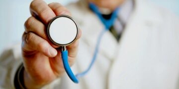 Медицинская система Мариуполя парализована: оккупантам ищут более 60 врачей