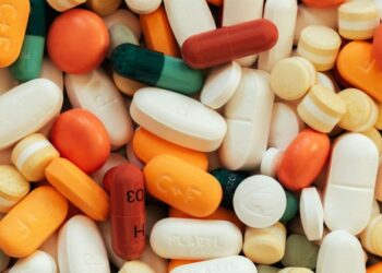 В Мариуполе острая нехватка медикаментов: жители вынуждены покупать лекарства «с рук»