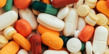 В Мариуполе острая нехватка медикаментов: жители вынуждены покупать лекарства «с рук»