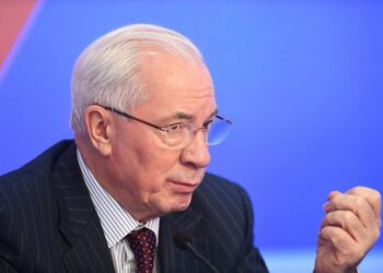 Екс-глава уряду розповів, як Порошенко може виграти другий тур виборів