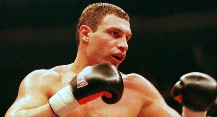 Кличко сенсационно сдался в бою с американцем. И тут же публично покаялся