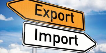 Кабмін вводить спецмито на всі товари з Росії