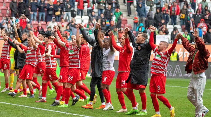 «Аугсбург» — после победы над «Баварией»: «Главный клуб Европы?» (18 сентября 2022 г.) — Новости футбола