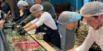 У Червонограді встановили рекорд України – приготували 5-ти метрову паляницю – Новини Львова та області