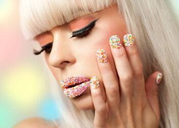 Антирейтинг маникюра: 10 самых безвкусных вариантов, которые выглядят дешево |