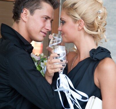 Черное платье, отрыв на байке. Сравниваем свадьбы Прилучного с Муцениеце и Брутян |