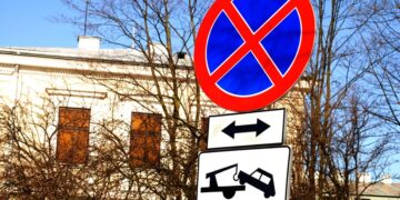 Дорожные знаки и разметку в РФ изменят: новый стандарт обойдётся в 18 миллионов рублей — АВТО НОВОСТИ