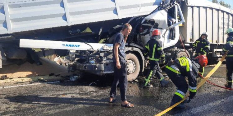 ДСНС публикуют фото ДТП под Старыми Троянами