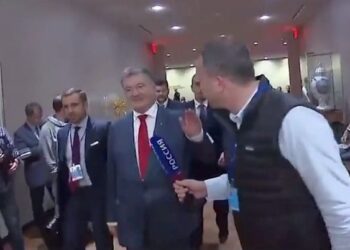 З’явилося відео, як Порошенко відшиває російських журналістів