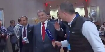 З’явилося відео, як Порошенко відшиває російських журналістів