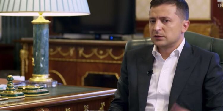 Президент Володимир Зеленський анонсував перші «посадки» вже цієї осені, коли запрацюють Антикорупційний суд і новий генпрокурор