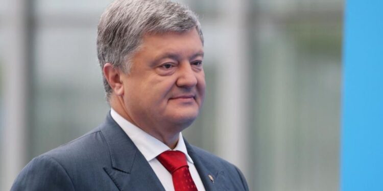 За словами президента України Петра Порошенка, миротворча місія це те, що потрібно країні, але він не знає, коли питання про неї буде вирішено