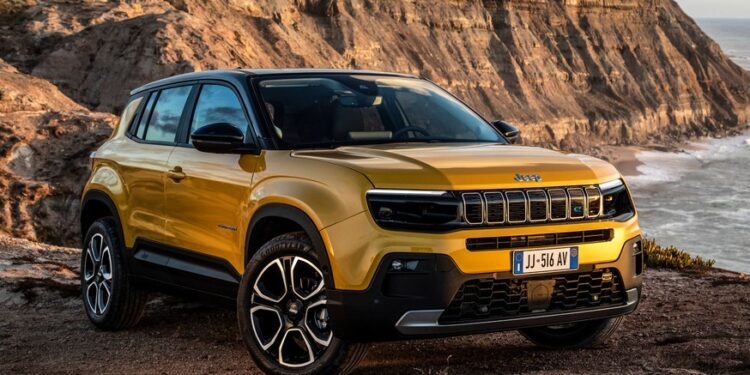 Представлен новый кроссовер Jeep Avenger для Европы: родня Opel и Peugeot, дешевле Renegade — АВТО НОВОСТИ