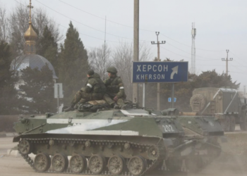 Росіяни оточують територію на Херсонщині з БТР і танками: шукають партизан