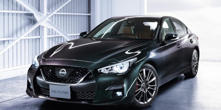 Седан Nissan Skyline лишился гибридной версии в новом модельном году — АВТО НОВОСТИ