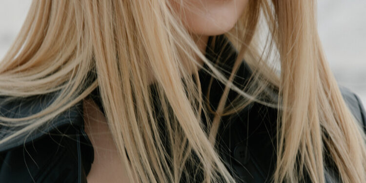 Тіна Кароль у футуристичних образах у відео на трек «Вільні. Нескорені» |