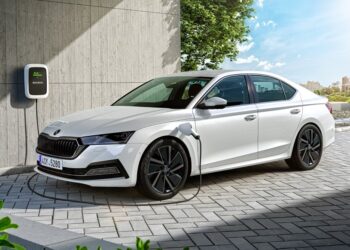 У Skoda Octavia может появиться электрическая версия, но варианты с ДВС останутся в строю — АВТО НОВОСТИ