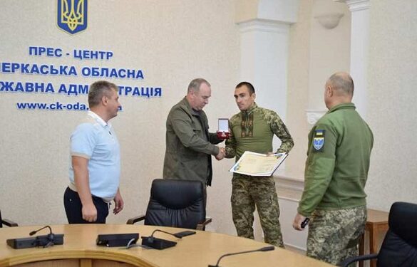 Учасник «Ігор воїнів» отримав відзнаку «За особливі заслуги перед Черкащиною»