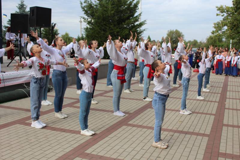 В Измаиле прошёл большой концерт под открытым небом в поддержку ВСУ - Город 24 (ФОТО)