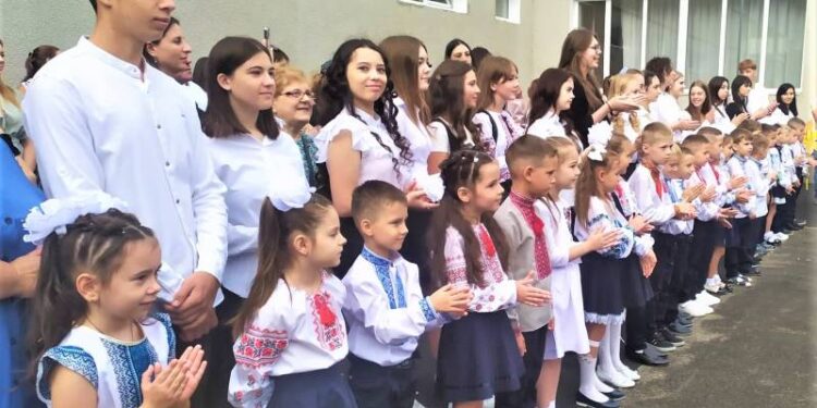 В Измаиле прошёл День знаний: быстро, торжественно, красиво —