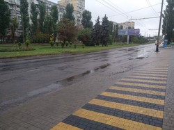 В Одесі всю ніч йшов сильний дощ