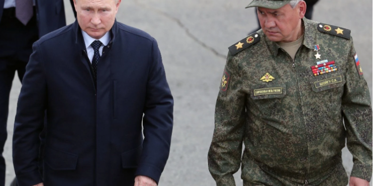 ​Британская разведка рассказала, почему Шойгу в немилости у Путина