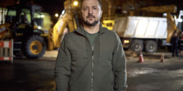 Зеленський закликав пішоходів надягати світловідбивні елементи