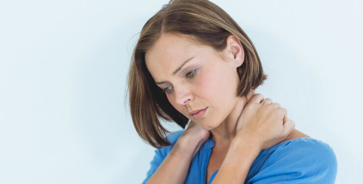 Как убрать «вдовий горбик» — советы остеопата | STARHIT