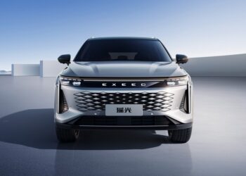 Новый кроссовер Exeed, который появится в России: официальные фото салона — АВТО НОВОСТИ