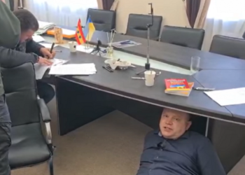 СБУ: мер Білгорода-Дністровського напав на правоохоронців