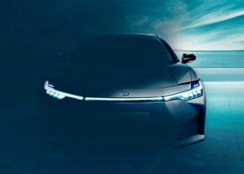 Серийный электроседан Toyota bZ3: официальное изображение и дата премьеры — АВТО НОВОСТИ