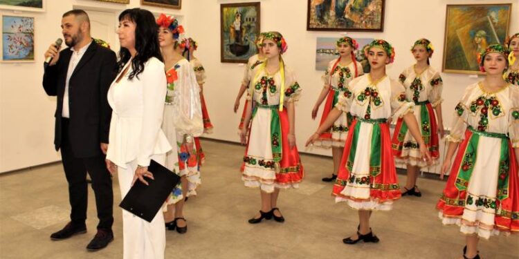В Измаильской картинной галерее в День города открылась художественная выставка «Буджацкая палитра» —  (ФОТО)