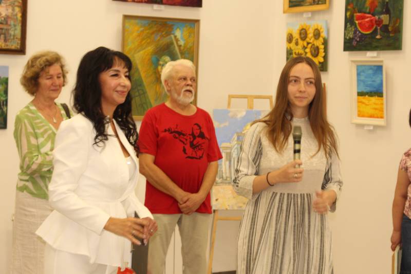 В Измаильской картинной галерее в День города открылась художественная выставка "Буджацкая палитра" - Город 24 (ФОТО)