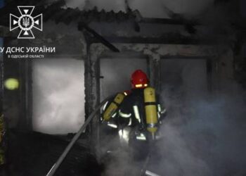 В Одесі загорівся двоповерховий приватний будинок | Надзвичайні події Одесса та область