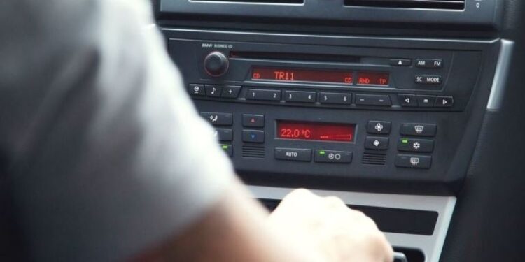 В Україні заборонили вмикати музику у громадському транспорті: що загрожує порушникам