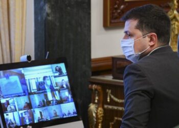 Владимир Зеленский восстановил выплату больничных