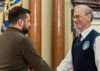 Зеленский наградил двух одесских педагогов и работника культуры: среди них знаменитый учитель физики