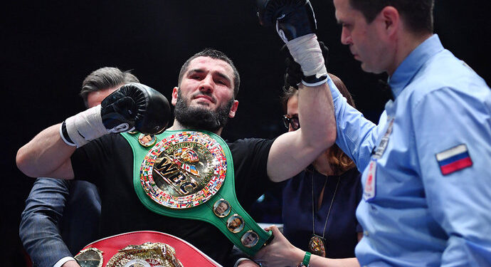 У наших боксеров отнимут пояса и рейтинг. Но главную звезду из России не тронут