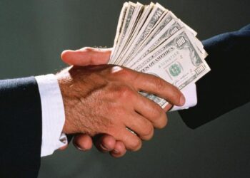 Українці будуть отримувати винагороду за «викриття корупції»