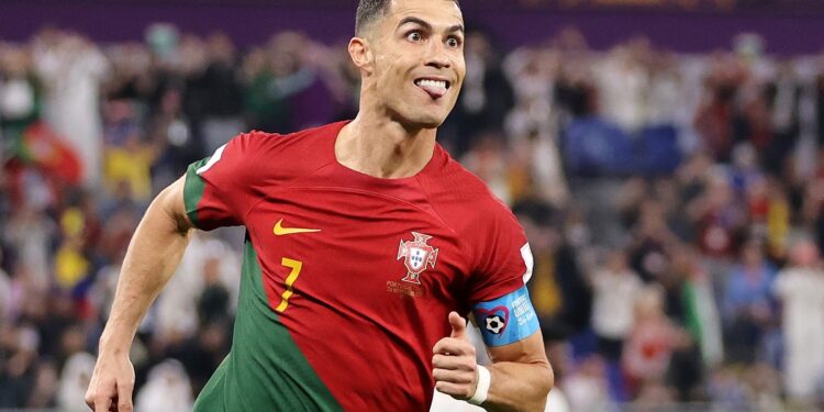 Криштиану Роналду — первый футболист в истории, забивший на пяти разных чемпионатах мира (24 ноября 2022 г.) — Новости футбола