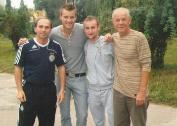 Виктор Лазаренко: «Был момент, когда Ярмоленко позвонил: «Я возвращаюсь, поговорите с «Десной» (4 ноября 2022 г.) — Новости футбола