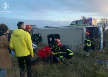 Внаслідок ДТП на Тернопільщині перекинувся автобус, постраждали 5 дорослих та дитина. ФОТО | Кримінальні новини