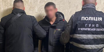 У Чернігові поліція затримала злодія, який викрав із сейфу касу магазину. ФОТО | Кримінальні новини