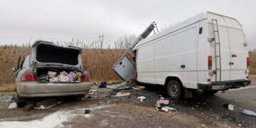 На Одещині внаслідок зіткнення легковика та мікроавтобуса загинула жінка. ФОТО | Кримінальні новини