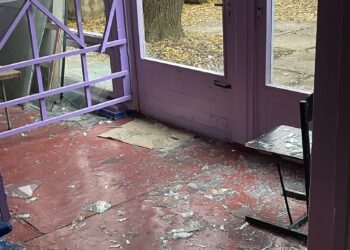 Внаслідок нічних ворожих обстрілів Марганця одну жінку поранено, іншу вбито. ФОТО | Кримінальні новини