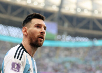 Бонек: «Марадона мог самостоятельно выигрывать матчи, а Месси — нужна команда» (26 ноября 2022 г.) — Новости футбола