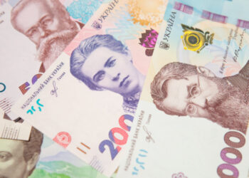 У Кабміні пояснили, як оформити щомісячні ₴5 тисяч допомоги дітям — сиротам війни